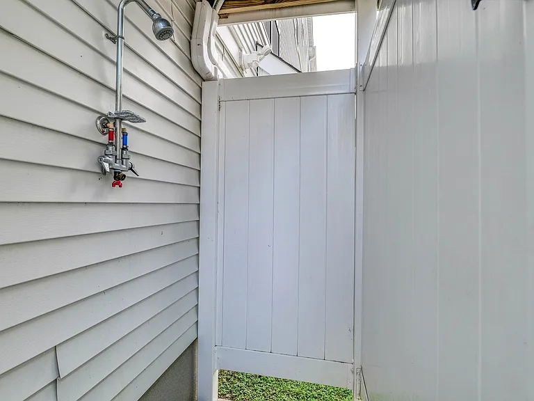 5 N Monroe Ave — Photo 46