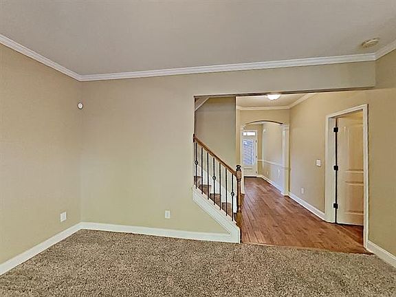 3rd image of 304 Ascott Ln #1