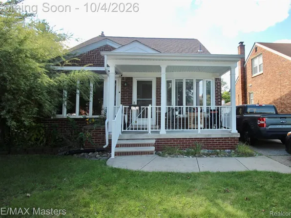 8148 Buckingham Ave, Allen Park, MI 48101
