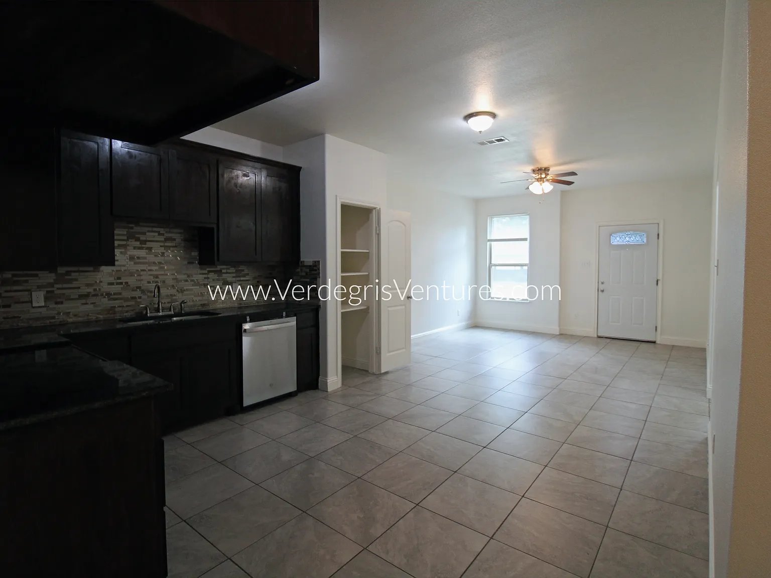 3 bed, 1250 sqft, $1,780 — Photo 4