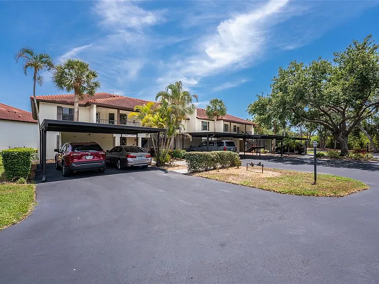 511 Pine Hollow Cir #511 — Photo 54