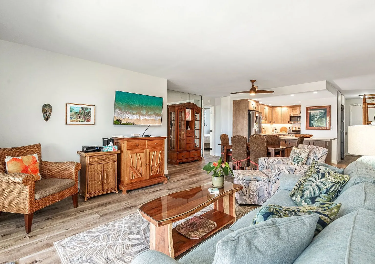 Ocean View 2/2 Fully Furnished + Newly Renovated Condo! — Photo 4
