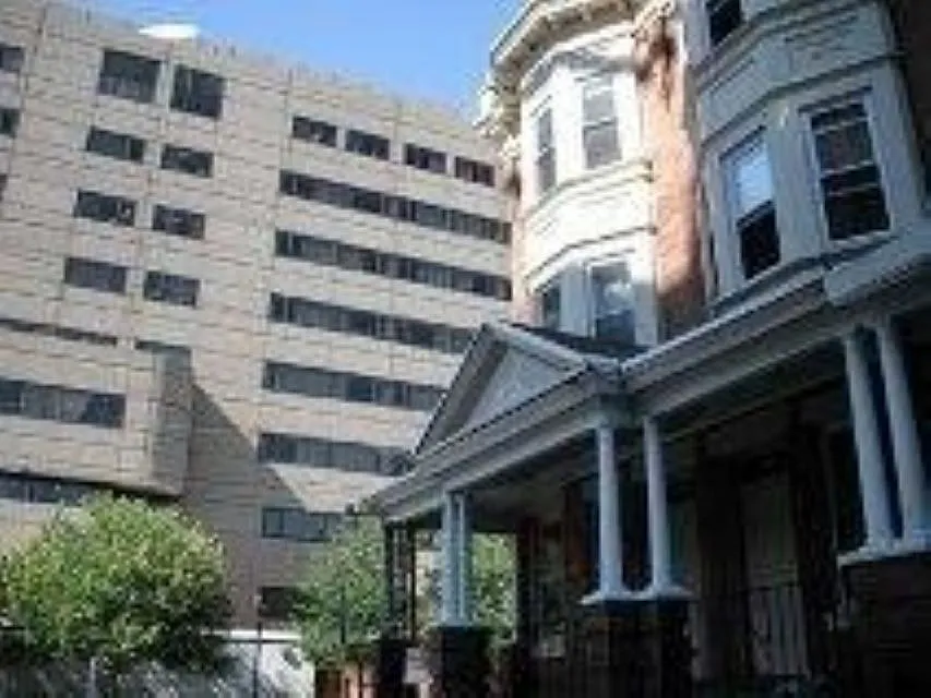 3325 N Park Ave #1F