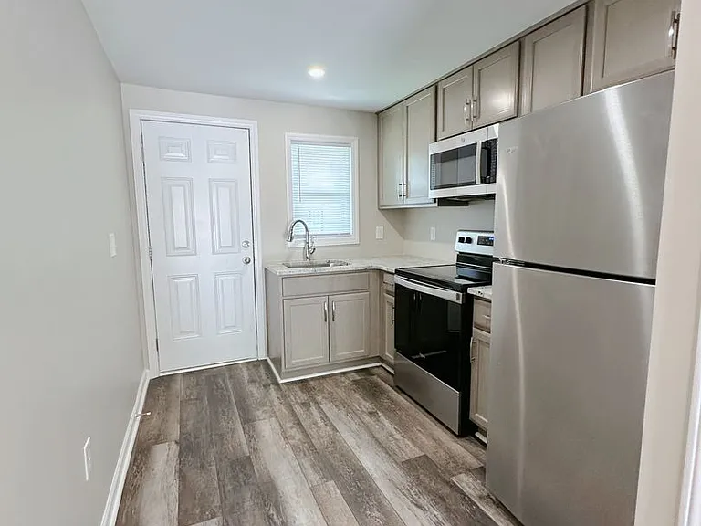 409 Price Ave #A — Photo 3