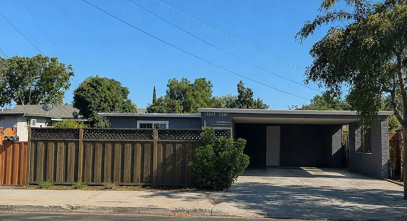 2243 Linden Street, Unit 2243 back unit — Photo 2