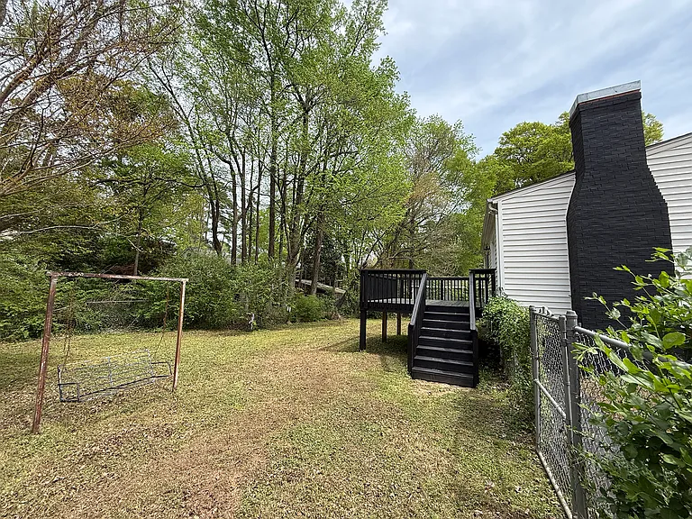 215 Walnut St — Photo 26