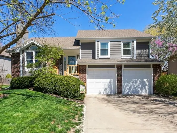 12471 S Alden Cir, Olathe, KS 66062