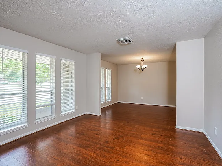 3542 Lindenfield Dr — Photo 10