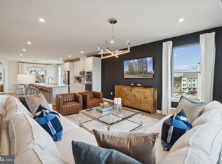 2145 Glacier Rd, Herndon, VA 20170