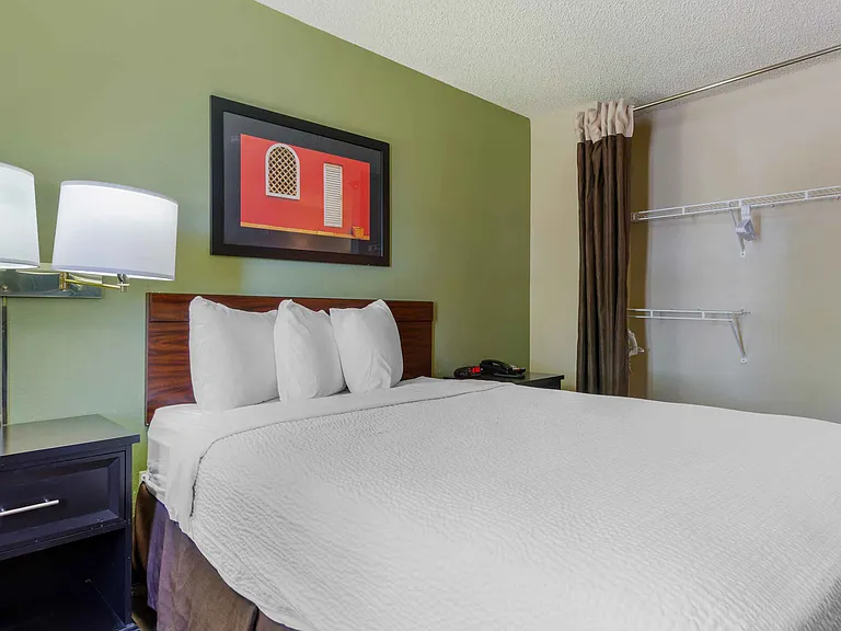 Studio Suite - 1 Queen Bed