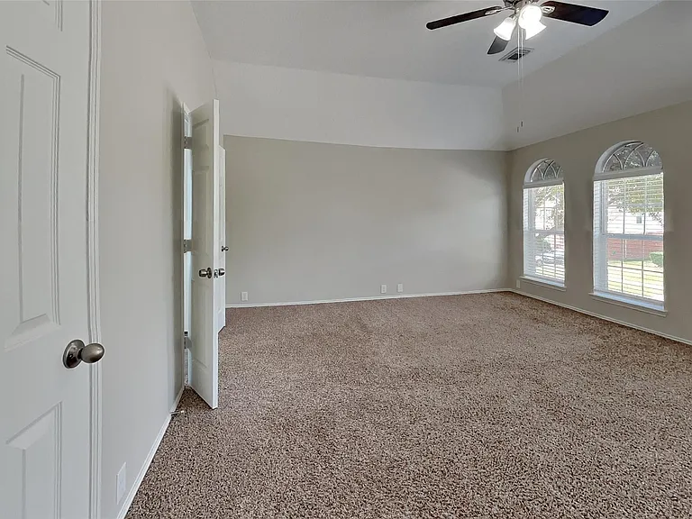 18706 Woodglen Shadows Dr — Photo 14