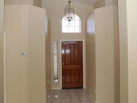 4th image of 557 W Monte Ave