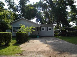 203 Westwood Dr, Burkburnett, TX 76354