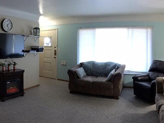 3rd image of 2595 Robinhood Dr
