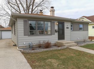 1928 Wustum Ave, Racine, WI 53404