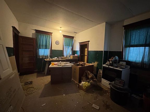4th image of 27 W Missouri St