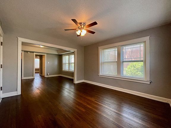 4th image of 213-215 E 30th St #213-3W