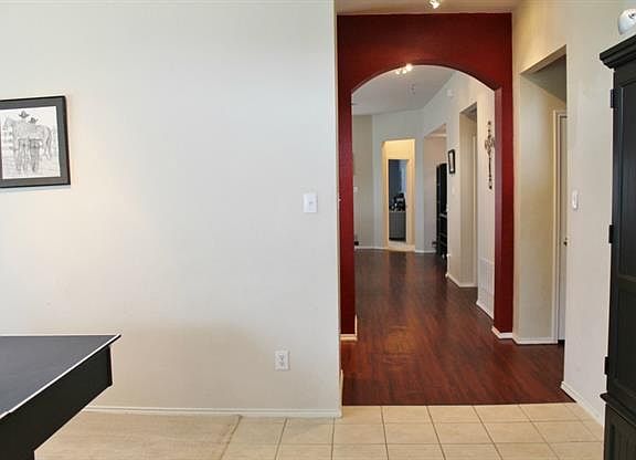 4th image of 317 Bayberry Dr