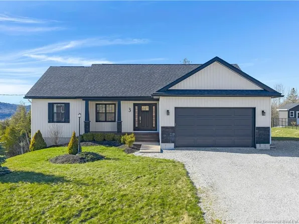 3 Flagstone Dr, Quispamsis, NB E2G 0B7