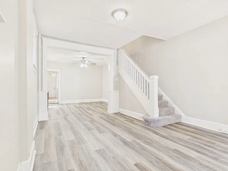 2614 Lexington St — Photo 8
