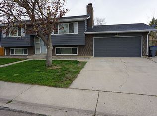 1600 Twin Sisters Dr, Longmont, CO 80501