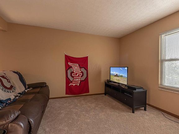 4th image of 427 Bricktone Dr