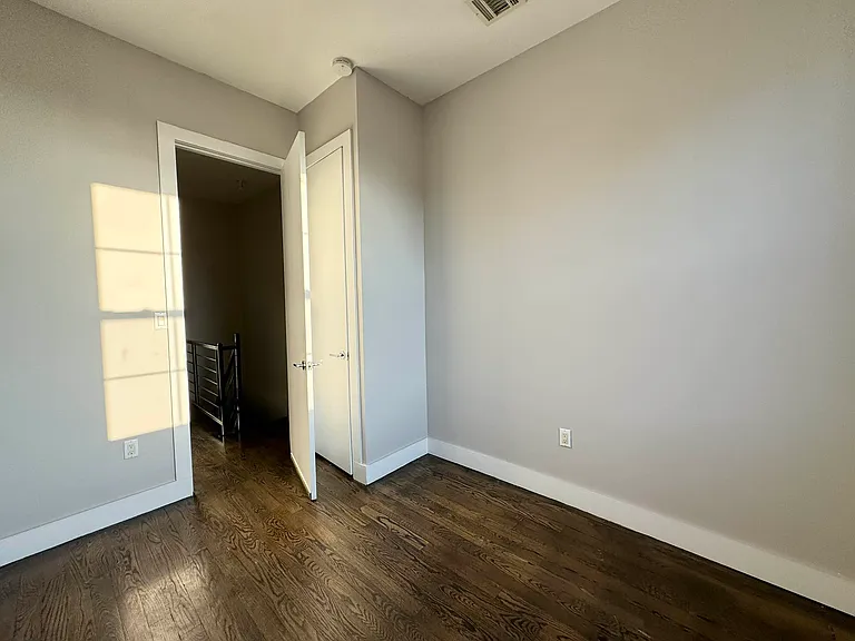 79 Stuyvesant Ave #4 — Photo 6