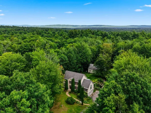 28 Chelsea Court, Henniker, NH 03242