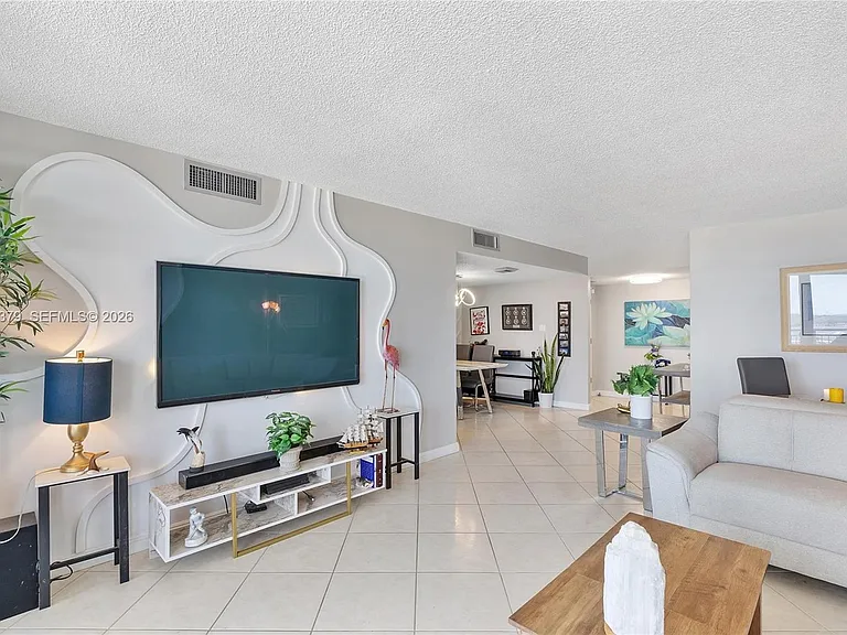 18031 Biscayne Blvd #1401 — Photo 7