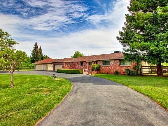 5th image of 1723 Gina Louise Ln