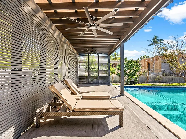 201 Golden Beach Dr — Photo 13