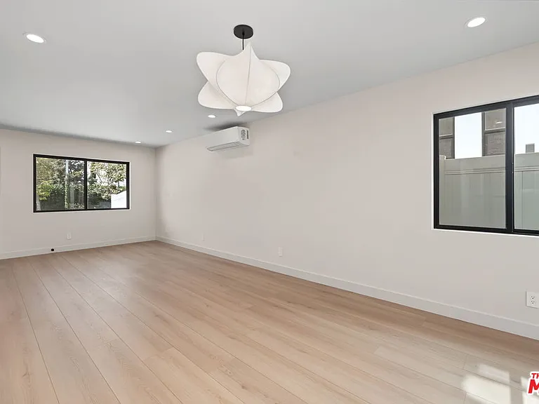 5843 Whitworth Dr — Photo 22