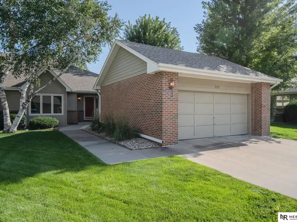 2132 Nye Dr, Fremont, NE 68025
