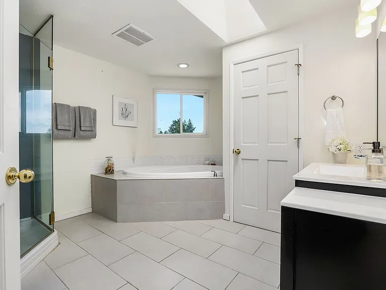 8808 NE 14th St — Photo 20