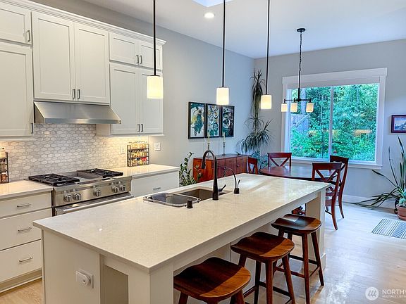 5th image of 1375 Bandera Avenue SE