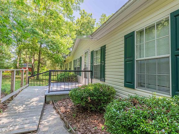 2nd image of 810 Whippoorwill Cir