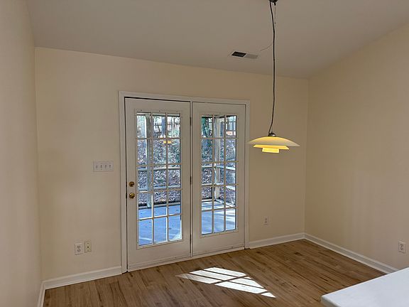 5th image of 2 Crystal Oaks Ct #2