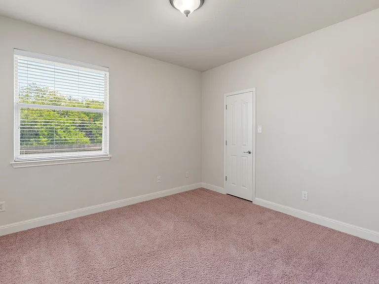 1301 David Cv — Photo 28