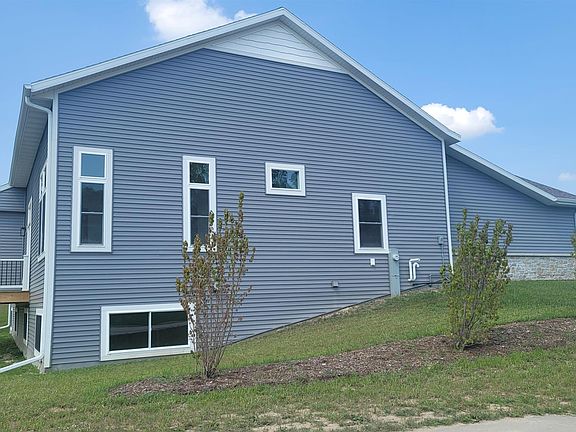 5th image of 110 Edenview Dr