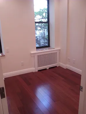 Rented by Bond New York | media 5