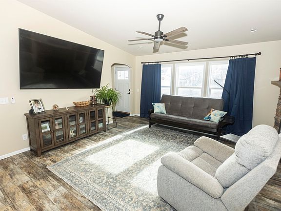 5th image of 2432 Pioneer Way