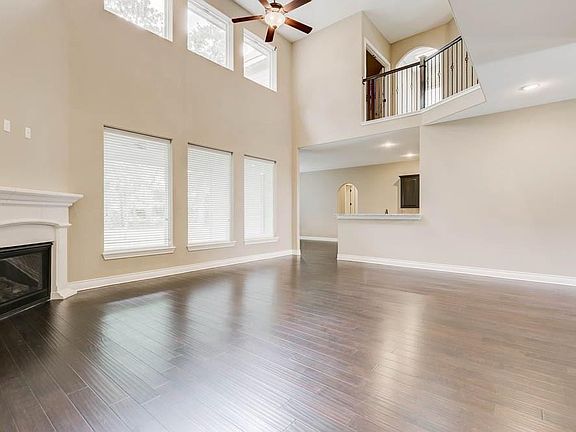 4th image of 145 Dogwood Dr