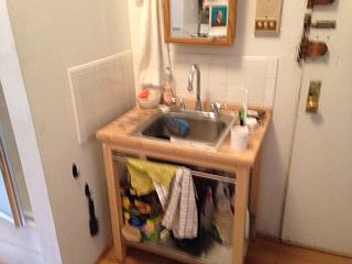 4th image of 322 E 11th St APT 4