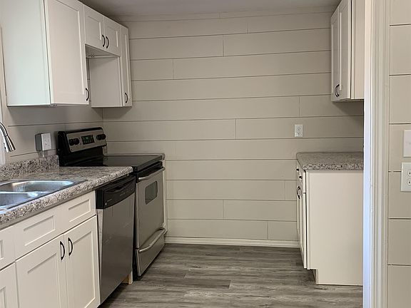 4th image of 410 Highland Dr