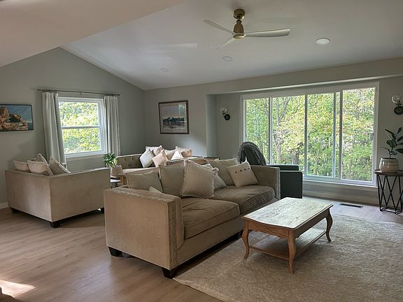 5th image of 339 S Palisades Dr