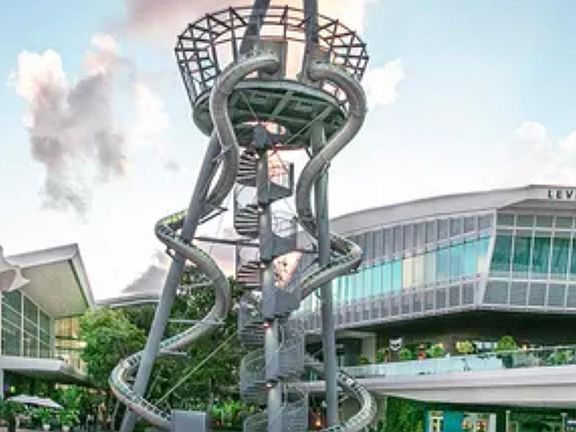 Amazing location! Aventura mall, Gulfstream, and Oakwood plaza all less than a 10 minute drive!