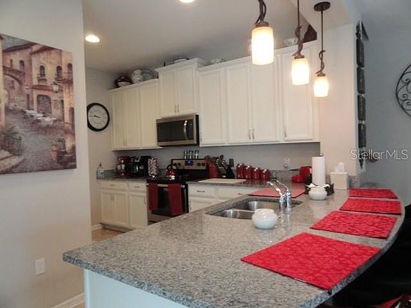 3rd image of 13518 Fountainbleau Dr
