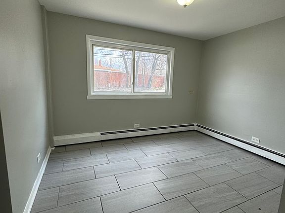 5th image of 18417 Torrence Ave APT 2