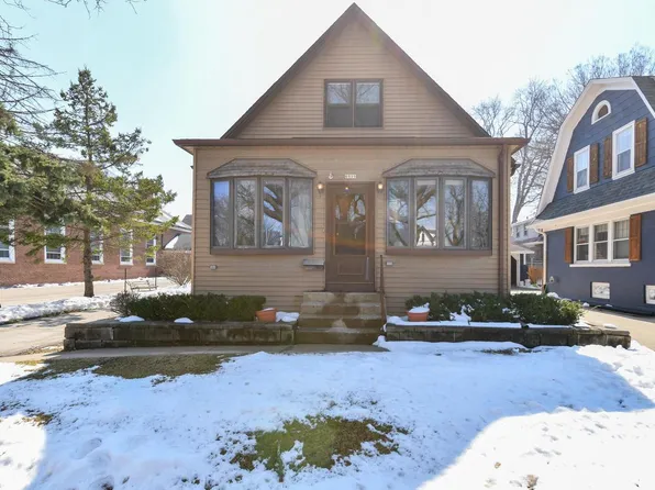 6919 West Bluemound ROAD, Wauwatosa, WI 53213