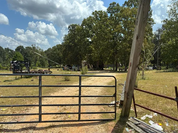 14404 S Choctaw Rd, Bogalusa, LA 70427